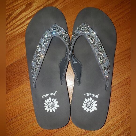 Yellow Box power Embellished Sandals - Picture 4 of 6